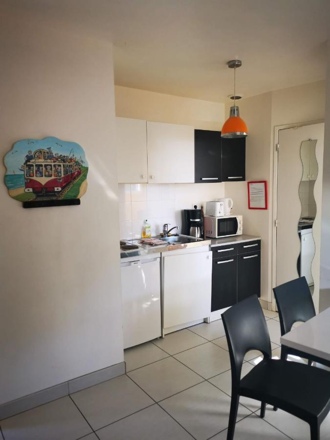 Appartements De L'Auberge Du Chemin De Fer Ланестер Экстерьер фото