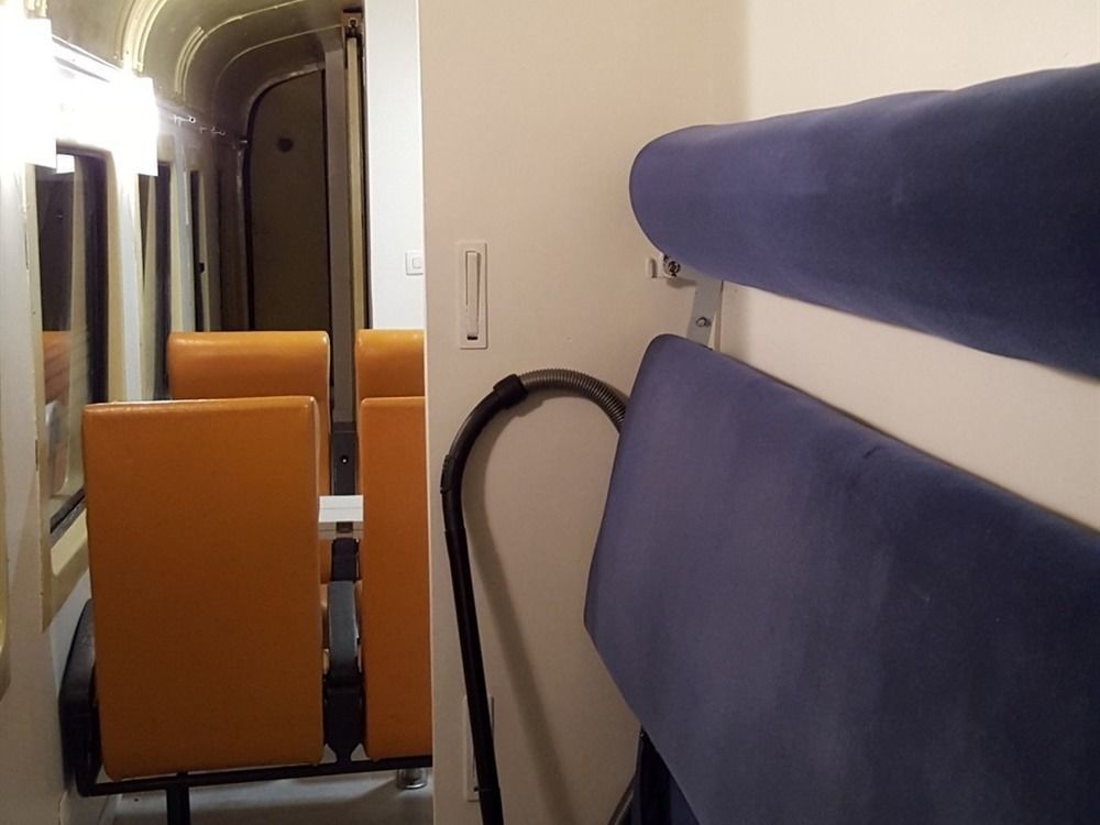 Appartements De L'Auberge Du Chemin De Fer Ланестер Экстерьер фото